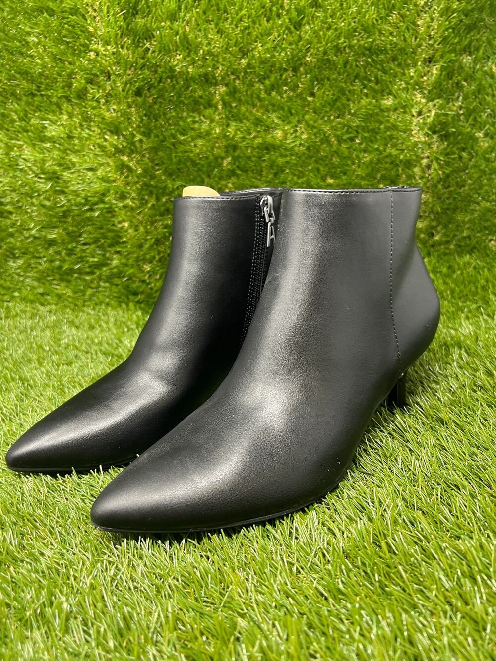 Aerosoles Women's 6.5M Edith Ankle Black Faux Leather Heel Booties